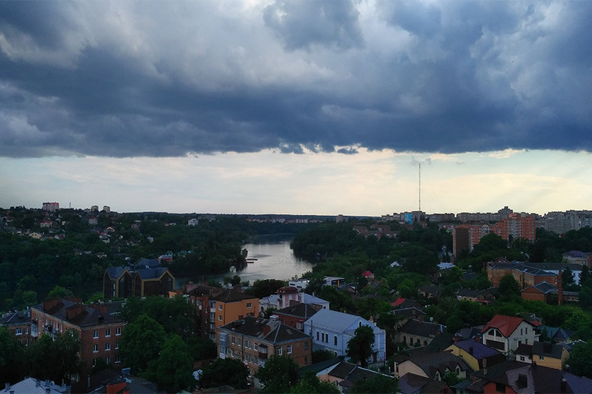 Новини Вінниці / Вінницю заливає: містяни виклали численні відео «потопу»