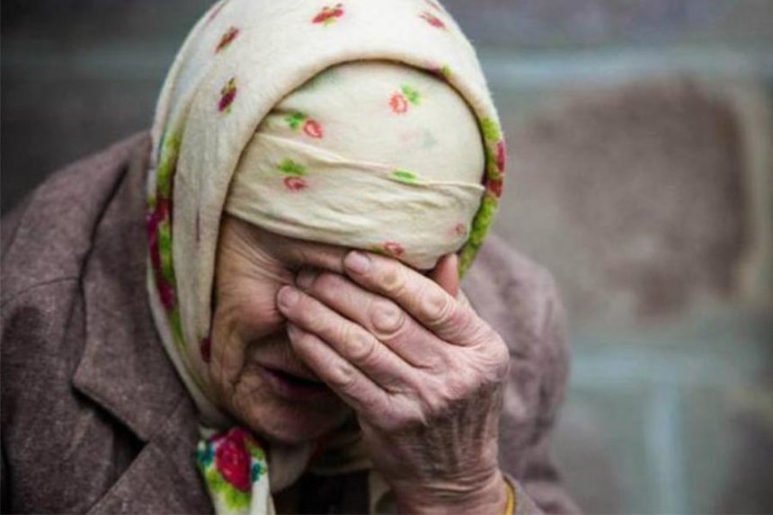 Новини Вінниці / Ледь не замерзла у власному будинку: на Вінниччині випадково врятували 91-річну жінку