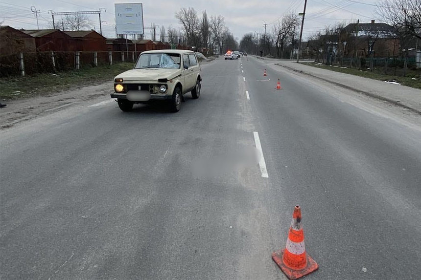 Новини Вінниці / На Вінниччині водій «Ниви» не помітив велосипедиста, який розвертався на перехресті 