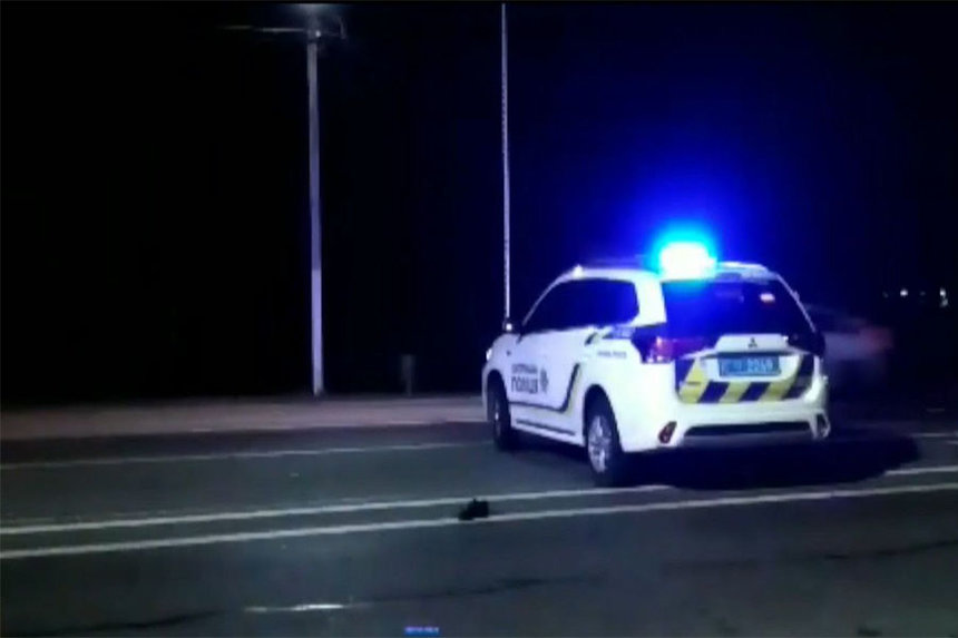 Новини Вінниці / Тікаючи від патрульних, у Вінниці водій Toyota Corolla збив полійцейського
