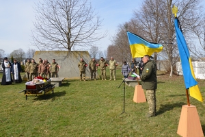 Новини Вінниці / На Вінниччині в останню путь провели загиблого воїна Сергія Рахнянського