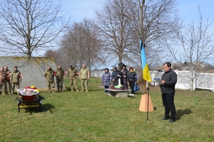 Новини Вінниці / На Вінниччині в останню путь провели загиблого воїна Сергія Рахнянського
