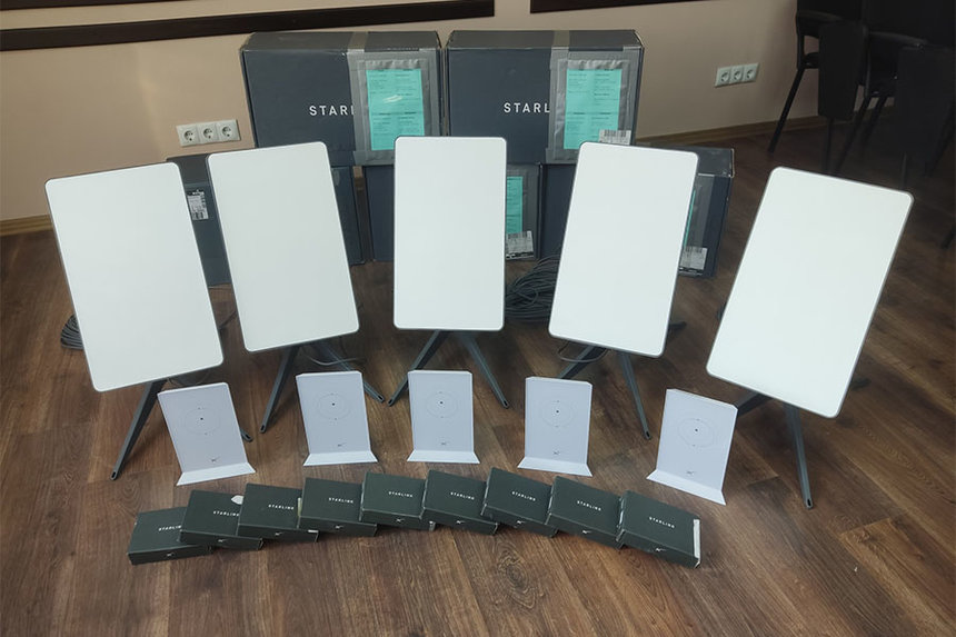 Новини Вінниці / «Вінницяміськтеплоенерго» швейцарські партнери передали п’ять Starlink