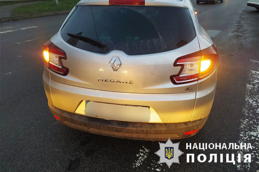 Новини Вінниці / Не помітив: у Вінниці водій автівки, рухаючись задінм ходом, збив жінку 