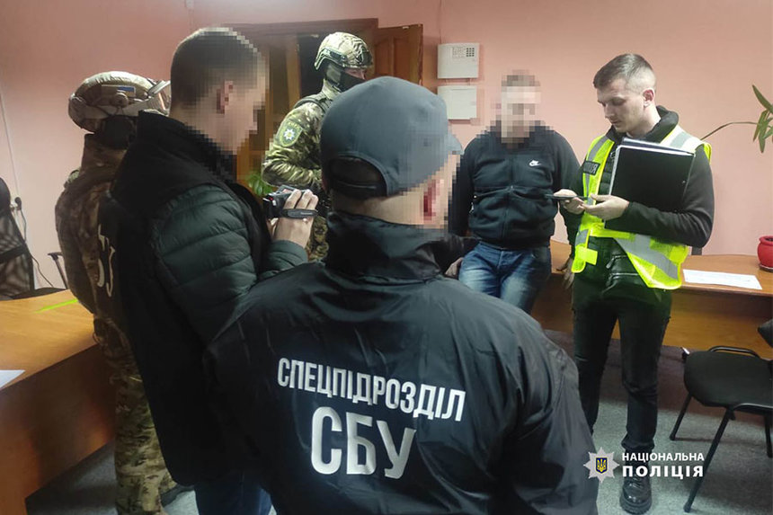 Новини Вінниці / Вимагав майже 1 млн гривень неіснуючого боргу у колишнього військового: силовики затримали вінничанина