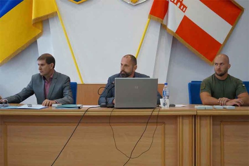 Новини Вінниці / У Бершаді на Вінниччині розблокували роботу сесії після 4-місячного «простою»