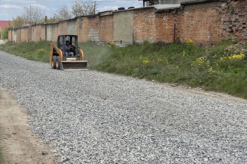 Новини Вінниці / У приватному секторі Вінниці розпочали плановий ремонт доріг: визначено 20 ділянок