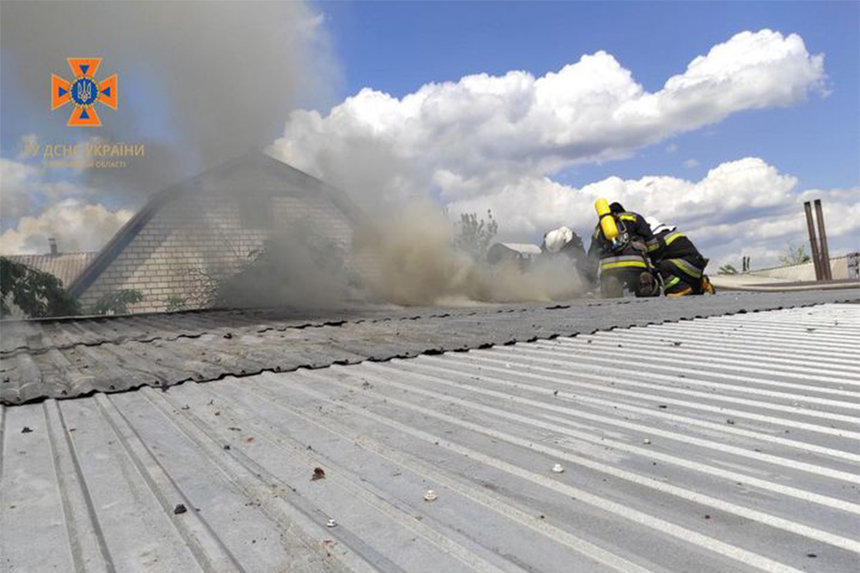 Новини Вінниці / Запалили піч у спеку: на Вінниччині через пожежу вигорів дах