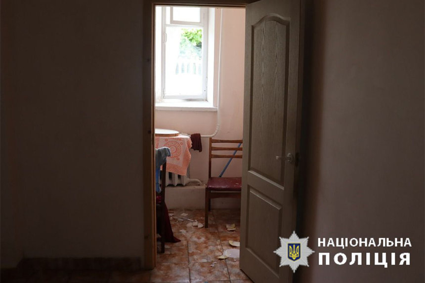 Новини Вінниці / Розбив вікно та підібрав ключ до двері: з лікарні у Шаргороді молодик викрав 50 тисяч гривень