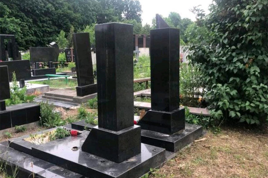 Новини Вінниці / У Вінниці на кладовищі «Підлісне» викрали мідне погруддя. Зловмисника затримали