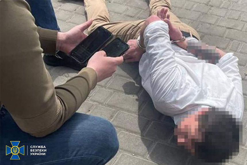 Новини Вінниці / Знешкодили «легендовану» групу агентів ФСБ, які шпигували за «центрами прийняття рішень». У Вінниці затримали чоловіка, який хотів навести на штаб командування ПС ЗСУ