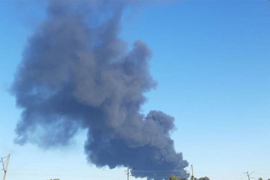 Новини Вінниці / Спекотно у Криму: в районі двох аеродромів пролунали вибухи, а на полігоні неподалік Старого Криму досі детонують боєприпаси 