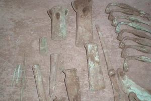 Новости Винницы и области / На Вінниччині знайшли скарб бронзових виробів культури Ноуа / Інформаційний портал На Париже Новини Вінниці / На Вінниччині знайшли скарб бронзових виробів культури Ноуа