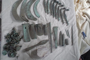 Новости Винницы и области / На Вінниччині знайшли скарб бронзових виробів культури Ноуа / Інформаційний портал На Париже Новини Вінниці / На Вінниччині знайшли скарб бронзових виробів культури Ноуа