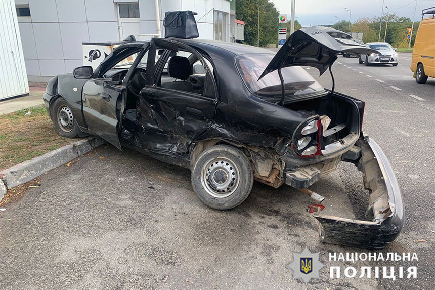 Новини Вінниці / ДТП у Вінниці: лікарі надають допомогу подружжю пенсіонерів