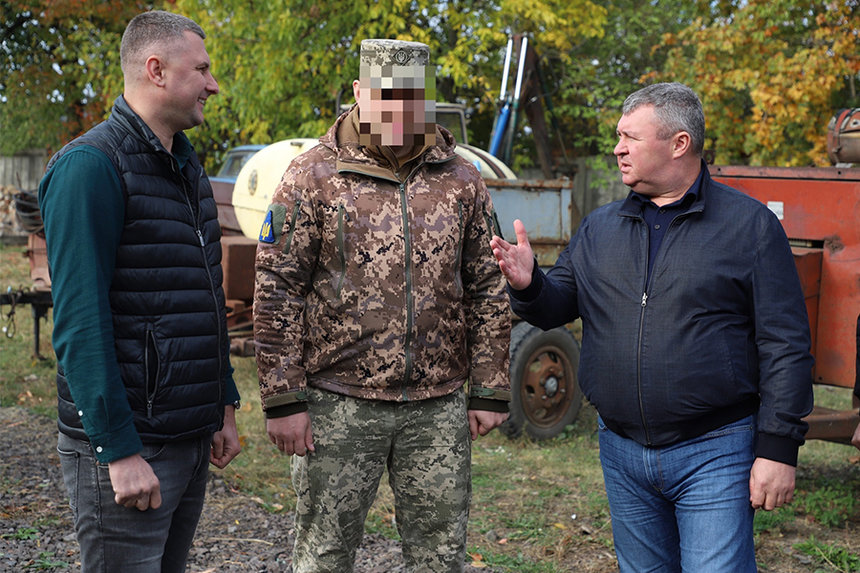 Новини Вінниці / Вячеслав Соколовий: На запит військових Крижопільська територіальна громада відправила автомобіль на фронт