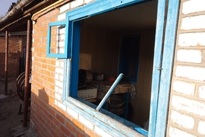 Новости Винницы и области / Один з «Шахедів» під час нічної атаки збили на Вінниччині: уламки пошкодили житлові будинки / Інформаційний портал На Париже Новини Вінниці / Один з «Шахедів» під час нічної атаки збили на Вінниччині: уламки пошкодили житлові будинки