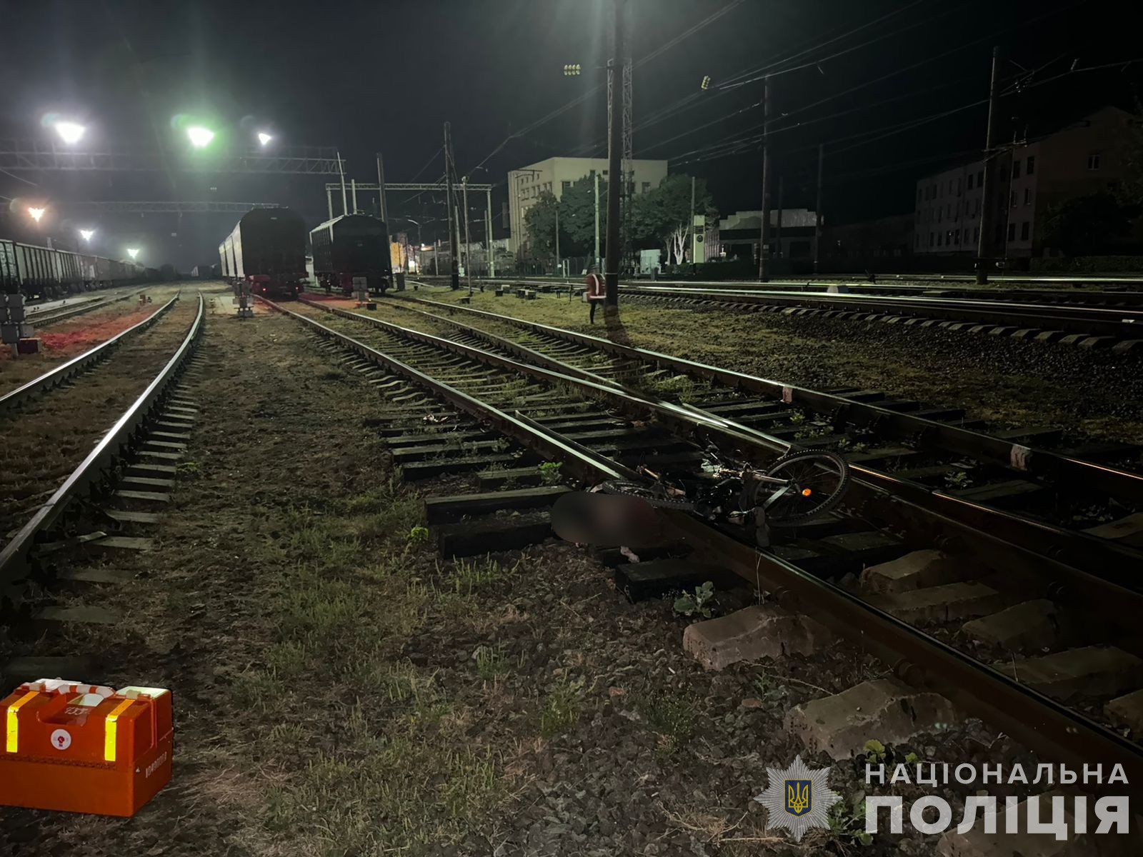 На Вінниччині загинув 16-річний підліток під час спуску вантажних вагонів / Новости Винницы и области / Інформаційний портал На Париже Новини Вінниці / На Вінниччині загинув 16-річний підліток під час спуску вантажних вагонів