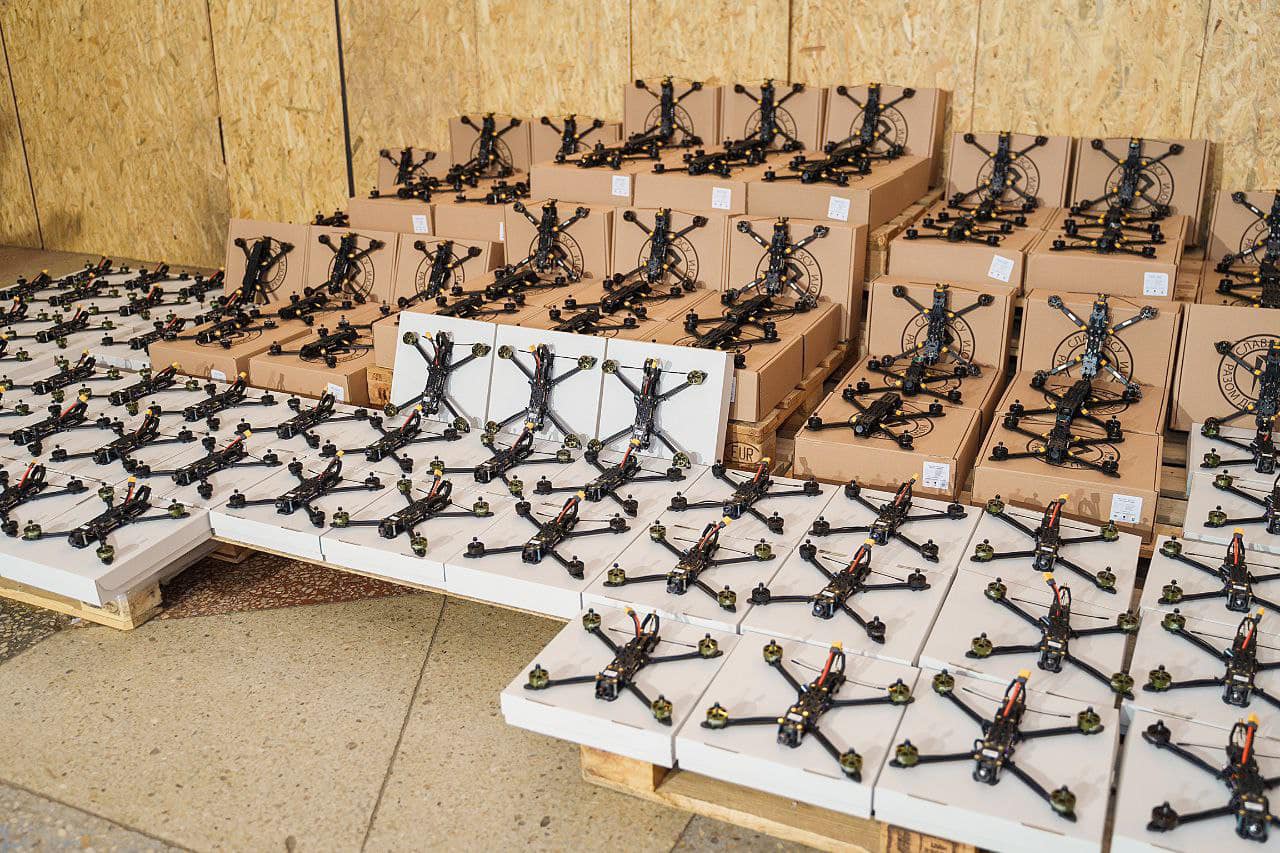 Новини Вінниці / Вінниця передала на фронт ще 150 FPV-дронів