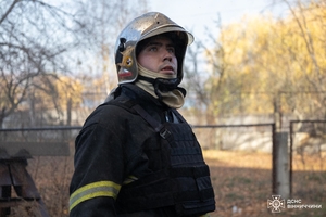 Новини Вінниці / Наслідки російського удару по Ладижину: поліція, рятувальники та волонтери працювали на місці обстрілу