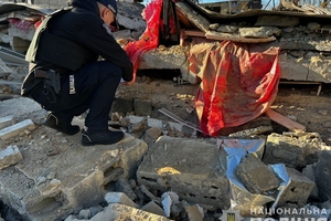 Новини Вінниці / Наслідки російського удару по Ладижину: поліція, рятувальники та волонтери працювали на місці обстрілу