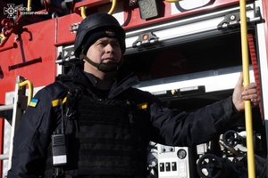 Новини Вінниці / Наслідки російського удару по Ладижину: поліція, рятувальники та волонтери працювали на місці обстрілу