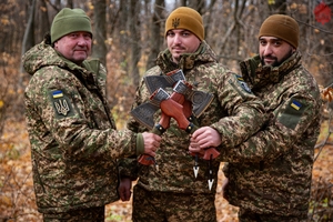 Новини Вінниці / Сержантів «Червоної Калини» привітали зі святом, вручили нагороди та цінні подарунки