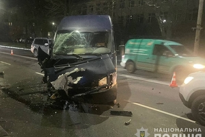 Новини Вінниці / У Вінниці на Київській зіткнулися Mitsubishi та Volkswagen: є постраждалі 