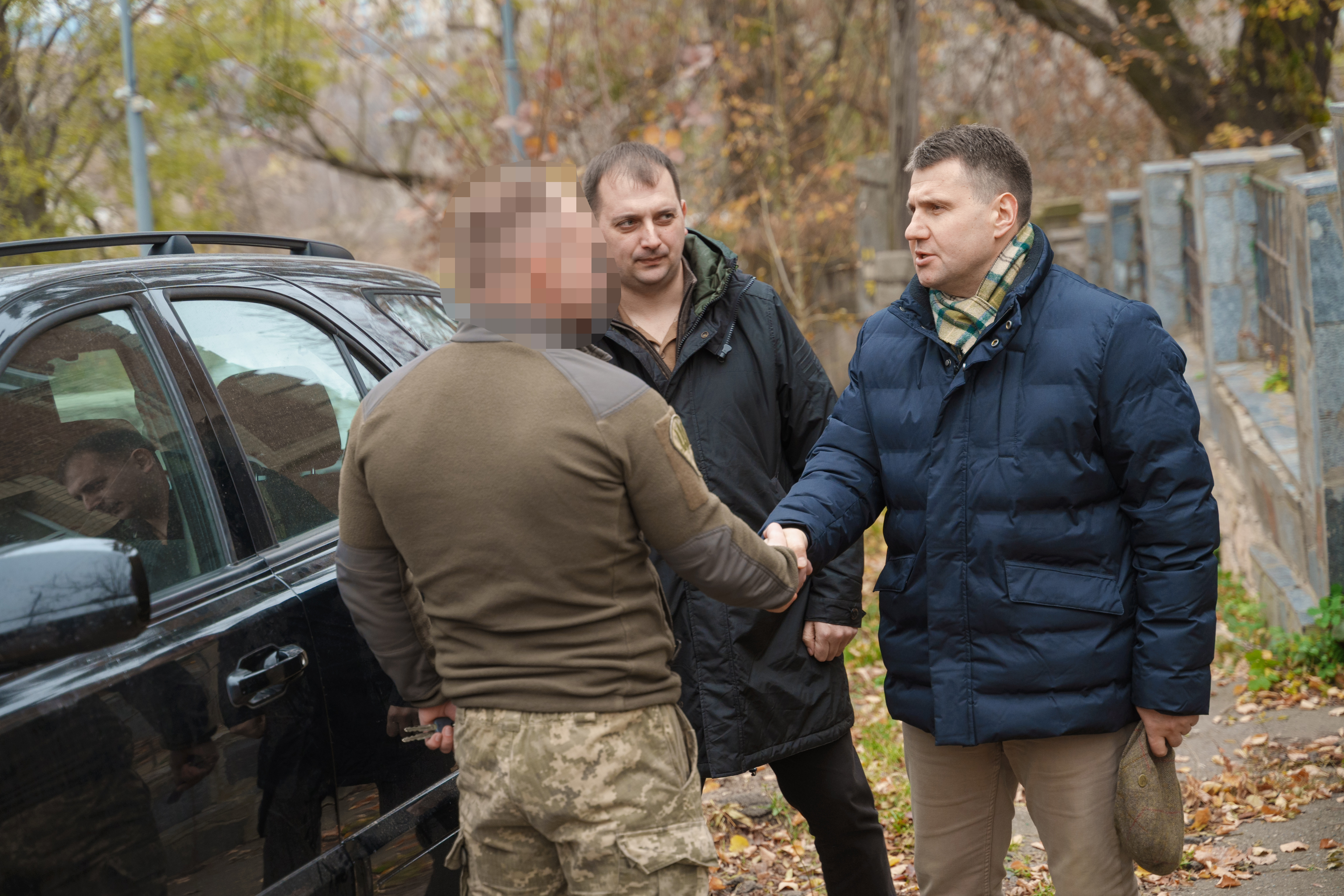 Новини Вінниці / Вінниця відправила на фронт черговий позашляховик для захисників