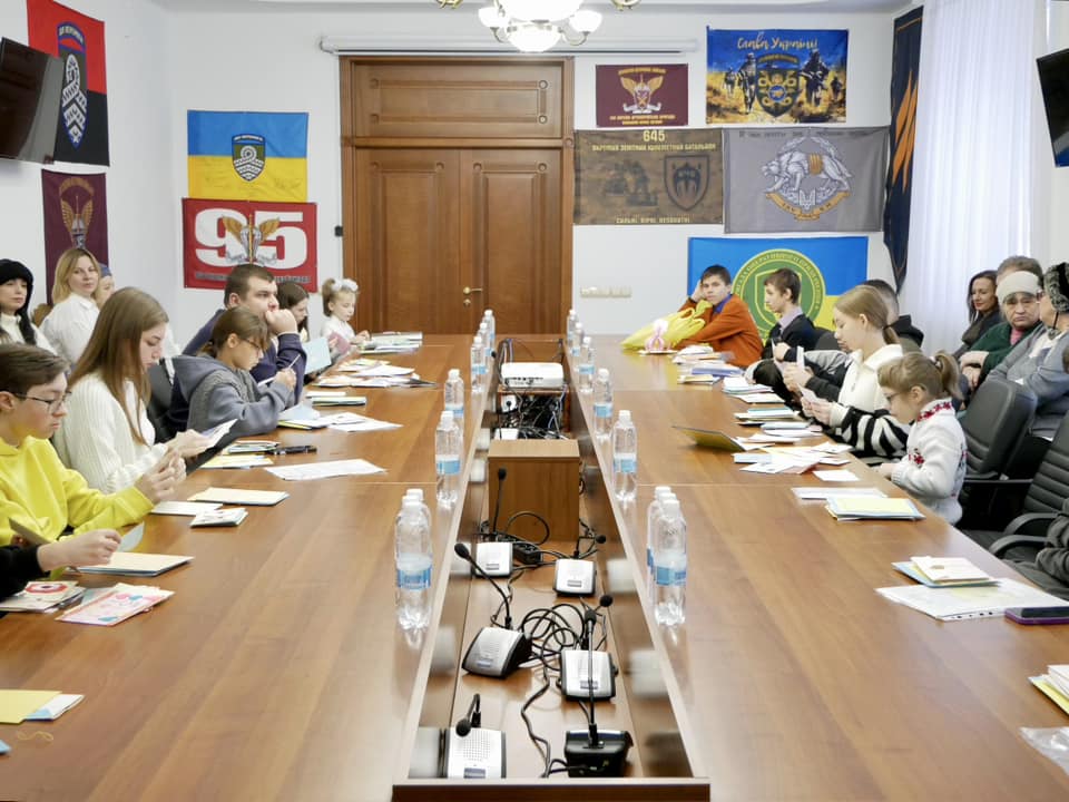 Діти ВПО, які проживають на Вінниччині отримали подарунки від дітей Японії / Новости Винницы и области / Інформаційний портал На Париже Новини Вінниці / Діти ВПО, які проживають на Вінниччині отримали подарунки від дітей Японії