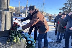 Новини Вінниці / До Дня вшанування учасників ліквідації наслідків аварії на ЧАЕС поклали квіти до пам'ятника жертвам чорнобильської трагедії у Вінниці