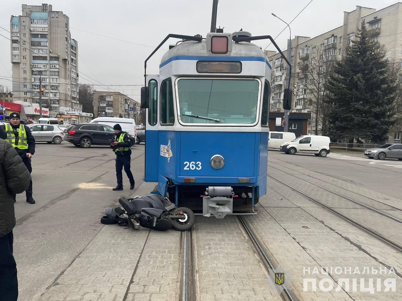 Новини Вінниці / Поліція Вінниччини встановлює обставини двох ДТП, в яких травмувався 12-річний хлопчик та водій скутера