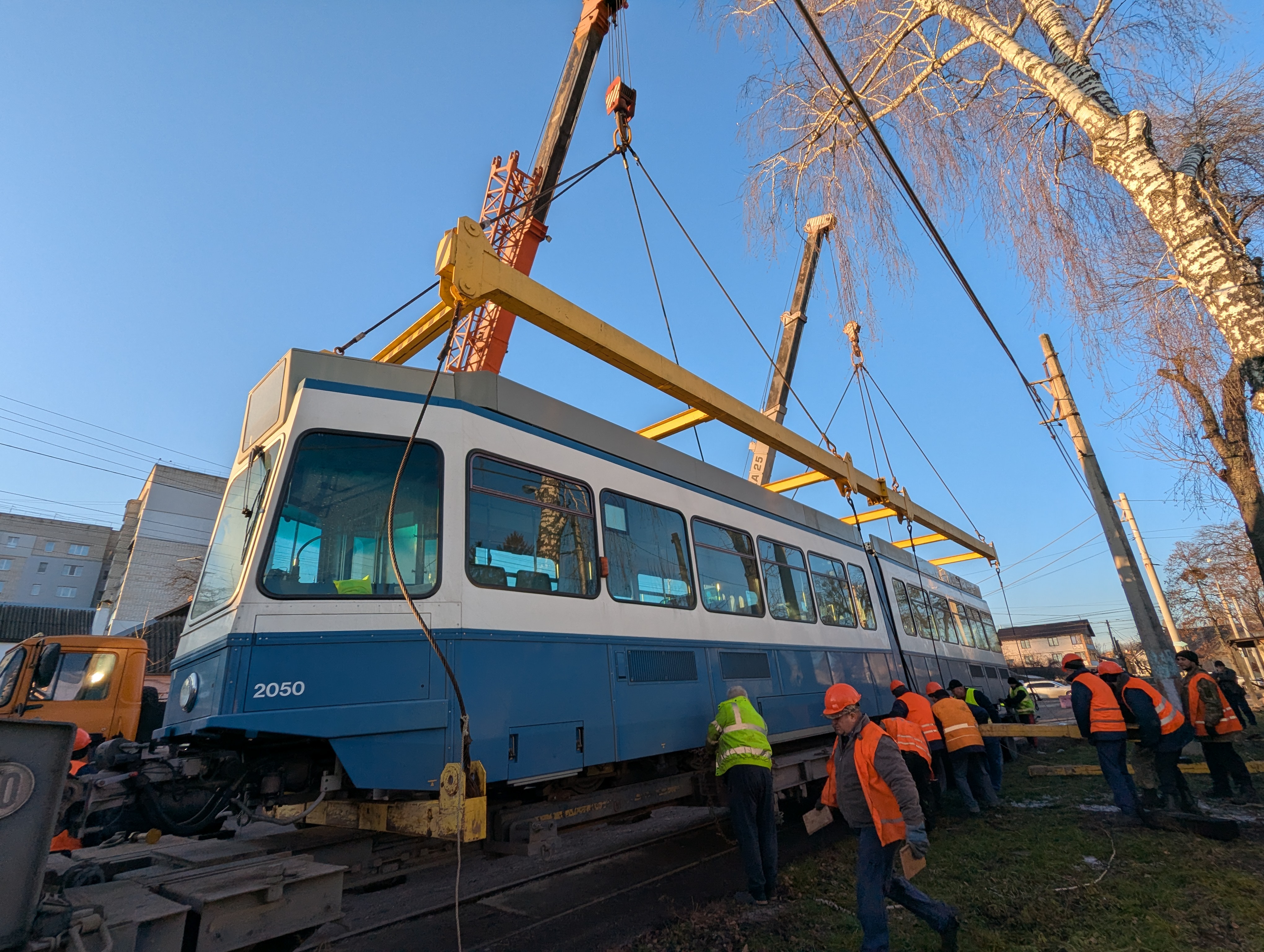 Новини Вінниці / Швидкі, м’які та економні: у Вінницю з Цюриху приїхали 2 вагони «Tram 2000»