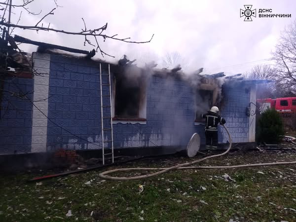 Новини Вінниці / На Вінниччині під час пожежі в будинку загинув 82-річний чоловік та 101-річна жінка