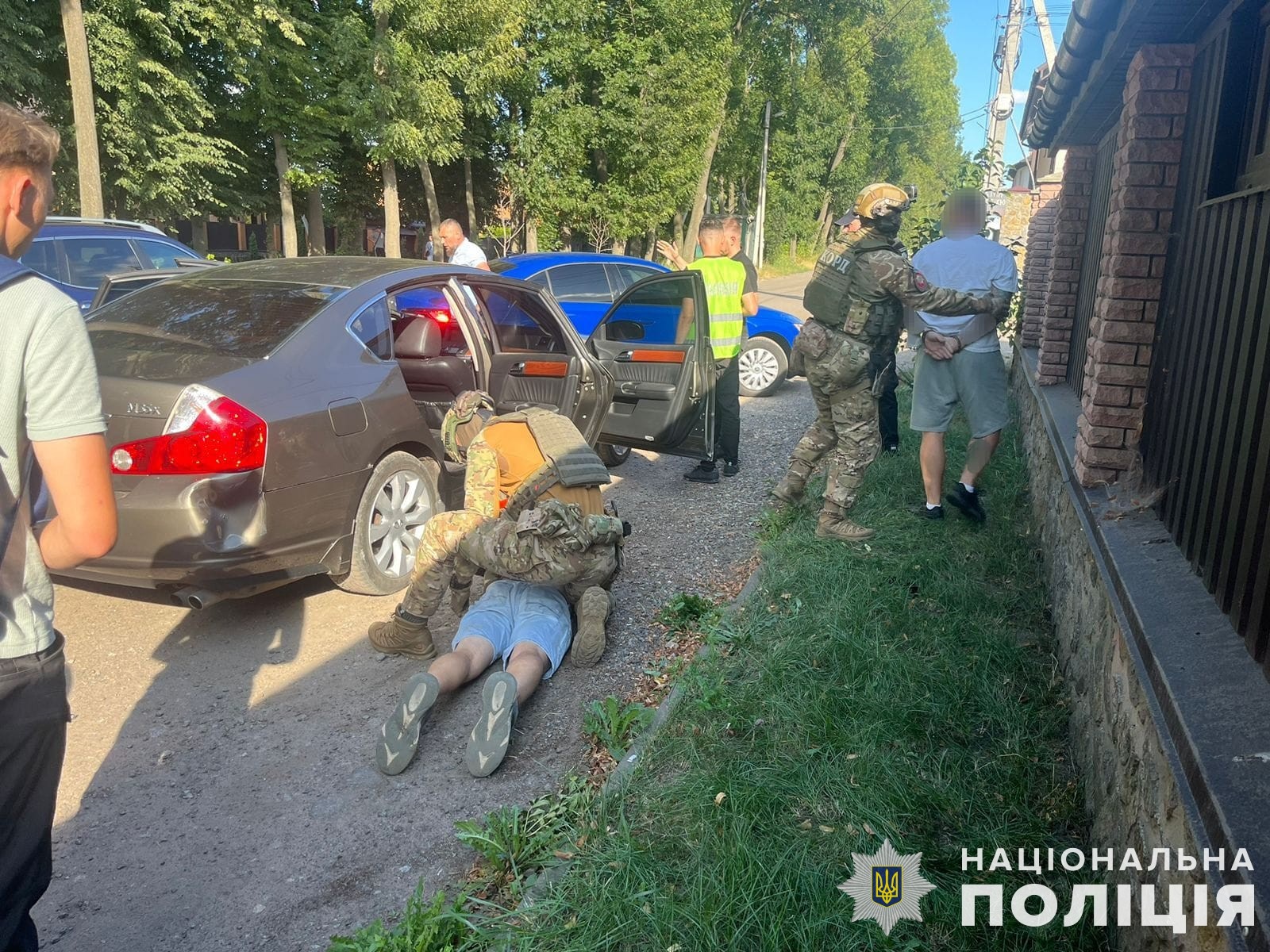 Новини Вінниці / Слідчі обласного главку поліції Вінниччини повідомили про підозру організатору та чотирьом учасникам ОЗГ, які займались наркобізнесом