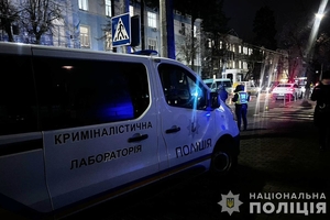 Новини Вінниці / Слідчі повідомили про підозру водію авто Mercedes, який здійснив наїзд на двох дівчат у центрі Вінниці