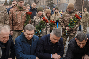 Новини Вінниці / У День Соборності України вінничани вшанували пам’ять героїв, які загинули у боротьбі за Батьківщину