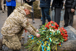 Новини Вінниці / У День Соборності України вінничани вшанували пам’ять героїв, які загинули у боротьбі за Батьківщину