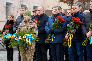 Новини Вінниці / У День Соборності України вінничани вшанували пам’ять героїв, які загинули у боротьбі за Батьківщину