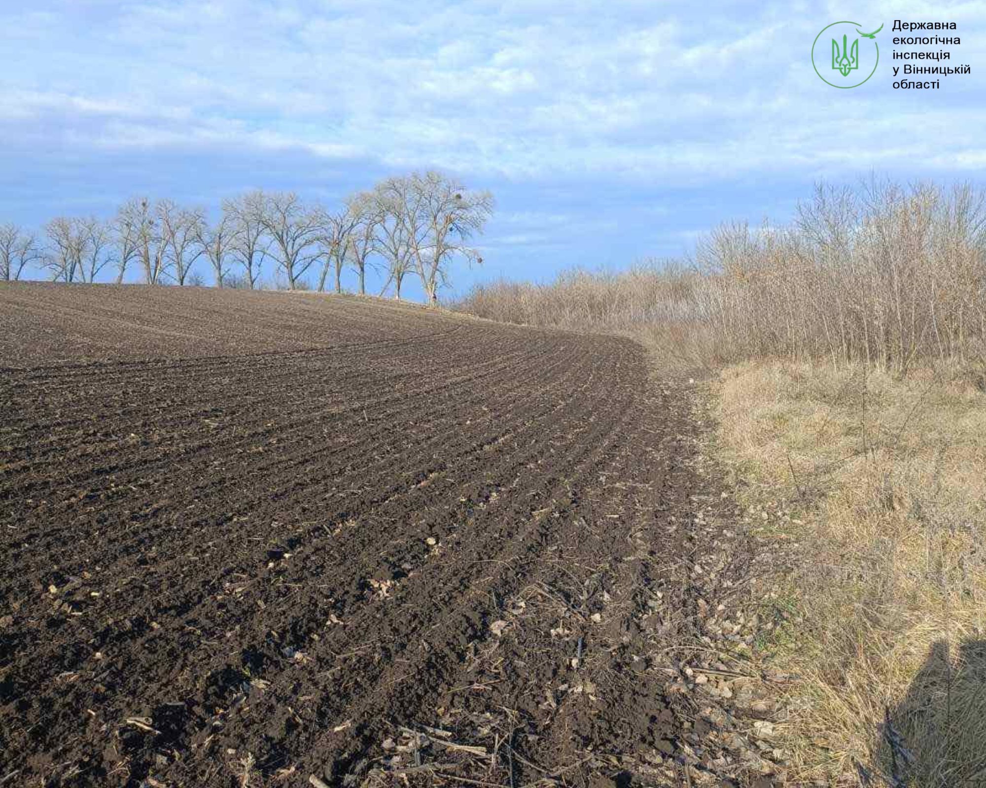 Новини Вінниці / У Гайсинському районі виявлено розорювання земель біля ставка