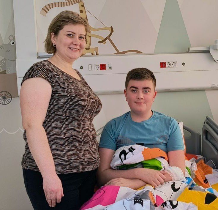 13-річний хлопчик з Вінниччини міг втратити ногу через пухлину на кістці в коліні / Новости Винницы и области / Інформаційний портал На Париже Новини Вінниці / 13-річний хлопчик з Вінниччини міг втратити ногу через пухлину на кістці в коліні