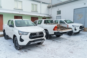 Новини Вінниці / Три пікапи та 200 FPV-дронів: Вінницька громада передала чергову партію допомоги двом військовим формуванням