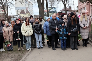 Новини Вінниці / У Бару відкрили меморіальну дошку загиблому герою Віктору Нанизнюку