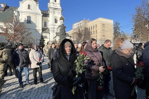 Новини Вінниці / У третю річницю повномасштабного вторгнення вінничани вшанували пам’ять Героїв, які віддали життя за Україну