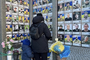 Новини Вінниці / У третю річницю повномасштабного вторгнення вінничани вшанували пам’ять Героїв, які віддали життя за Україну