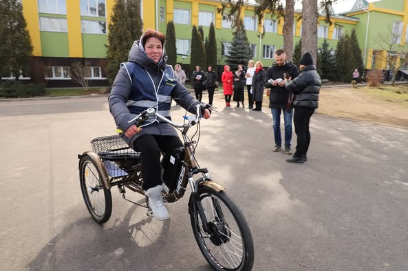 У Стрижавці соцпрацівники їздитимуть на триколісних електричних велосипедах / Новости Винницы и области / Інформаційний портал На Париже Новини Вінниці / У Стрижавці соцпрацівники їздитимуть на триколісних електричних велосипедах