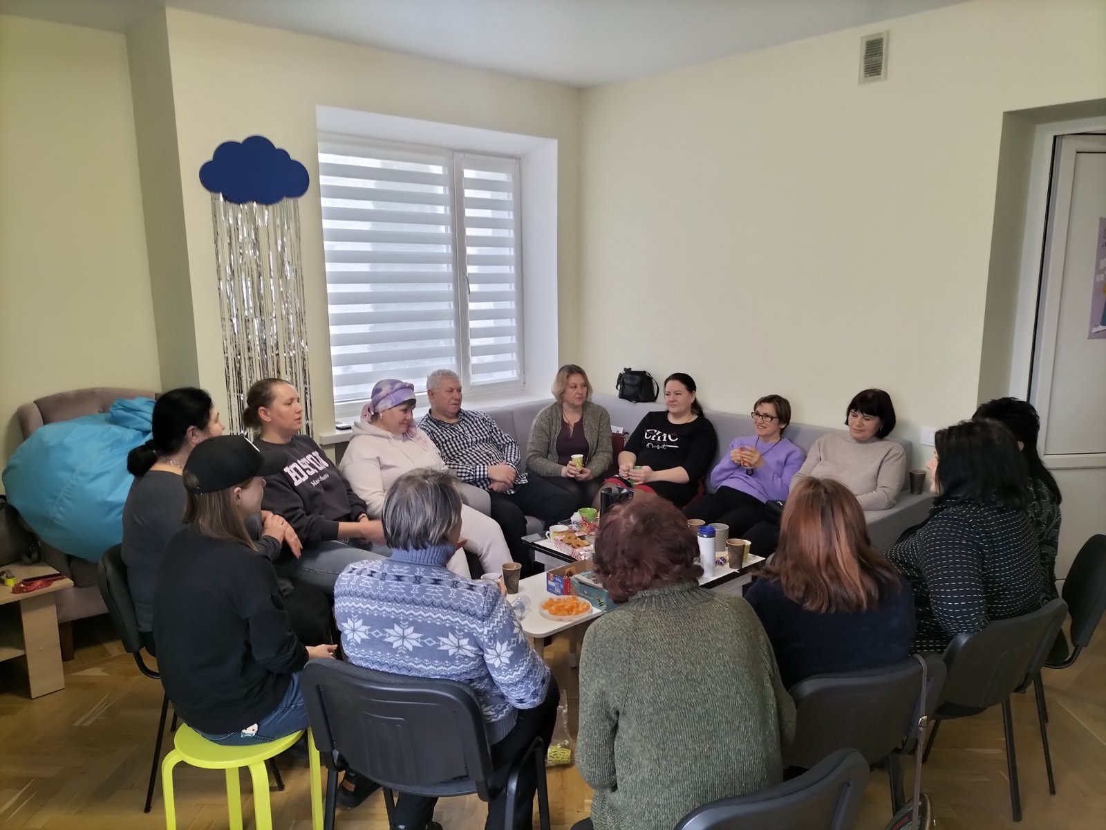 Вінничани та ВПО можуть приєднатися до груп психологічної взаємопідтримки для родин військовослужбовців / Новости Винницы и области / Інформаційний портал На Париже Новини Вінниці / Вінничани та ВПО можуть приєднатися до груп психологічної взаємопідтримки для родин військовослужбовців