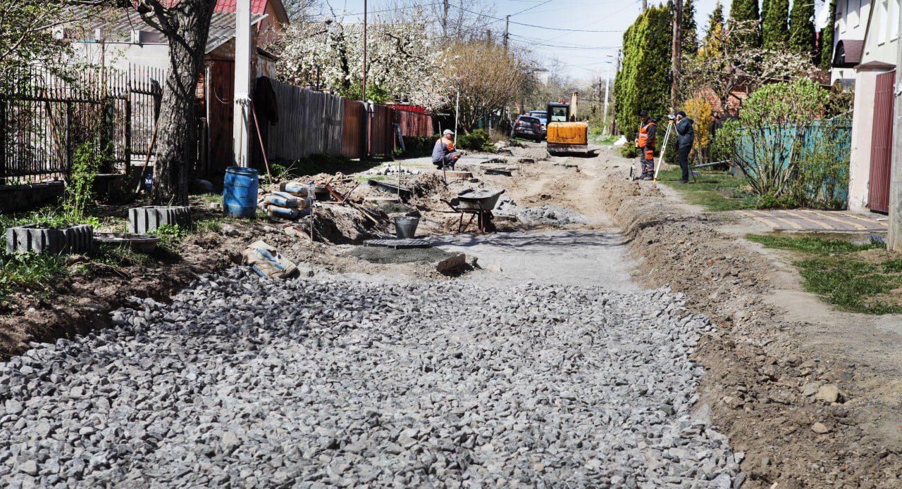 Грейдерують вулиці.