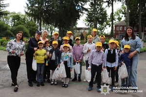 Новини Вінниці / День, що зігрів серця: на Вінниччині поліцейські та волонтери влаштували свято для дітей, які потребують особливої уваги  