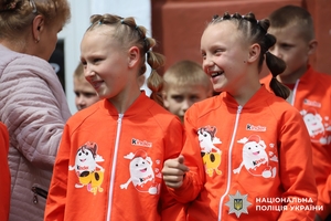 Новини Вінниці / День, що зігрів серця: на Вінниччині поліцейські та волонтери влаштували свято для дітей, які потребують особливої уваги  